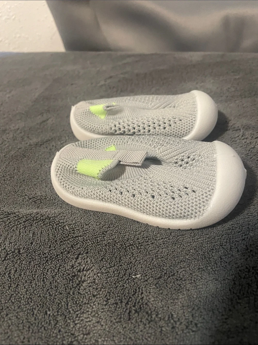 Kids Lightweight Knit Slip-On Shoes in Light Gray with Neon Accent